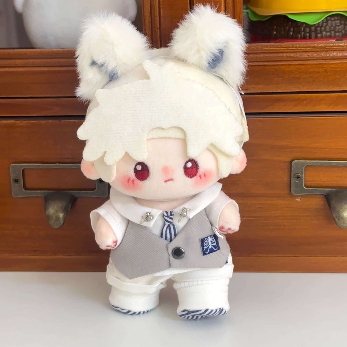 銀狼と秘密のホワイトスーツセット【10cm】