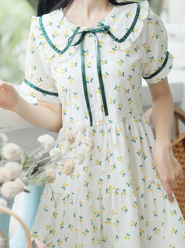 さくらんぼ 黒 ワンピース